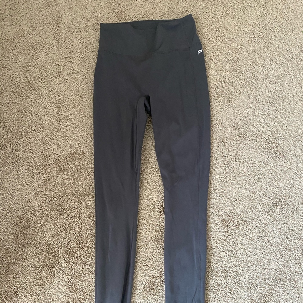 XS Fabletics Motion 360 Leggings in Gray